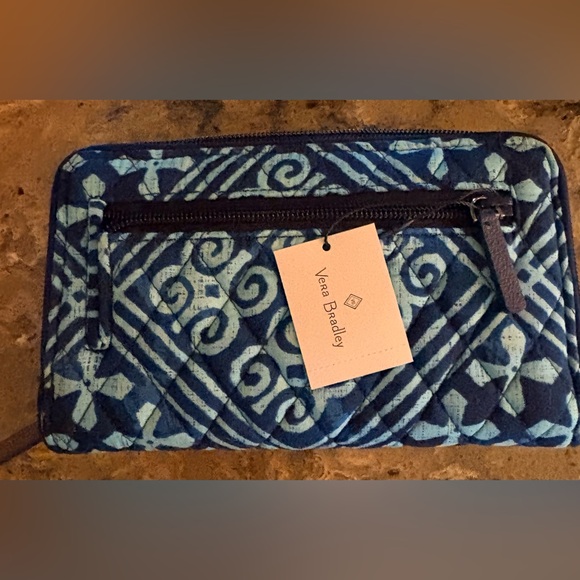 NWT Vera Bradley Turn Key Wallet - Picture 6 of 7